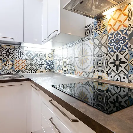 Ugo Bassi Lux * Bolonia