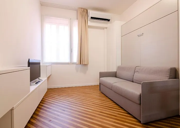 Ugo Bassi Lux 아파트